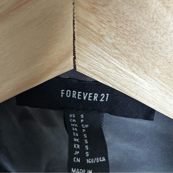 Forever 21 woman’s small jacket - Picture 2 of 7